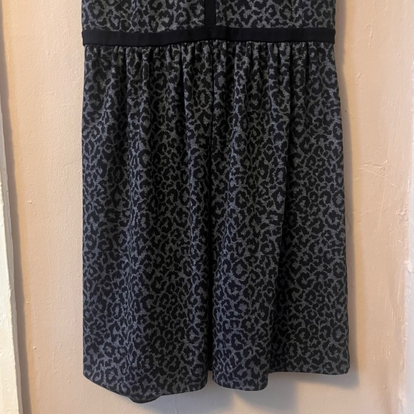ann taylor loft • black& gray knit short sleeve leopard cheetah print mini dress - Picture 11 of 17